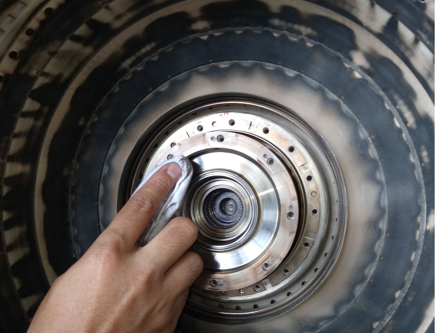 Case Study:  Aviation MRO Cleaning with Techspray PWR-4 Citrus Degreaser HF - Banner